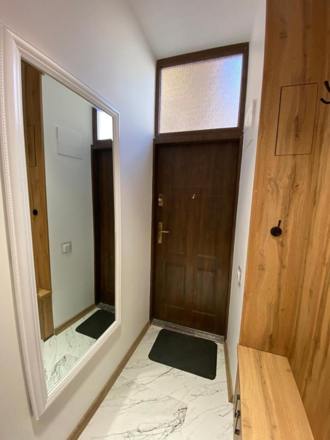Apartment квартира-студія подобово на вулиці городоцька 102 *