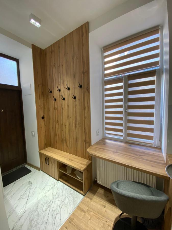 квартира-студія подобово на вулиці городоцька 102 * Lviv